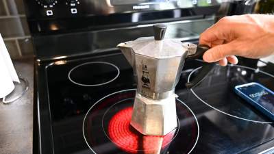 best coffee grinder for moka pot